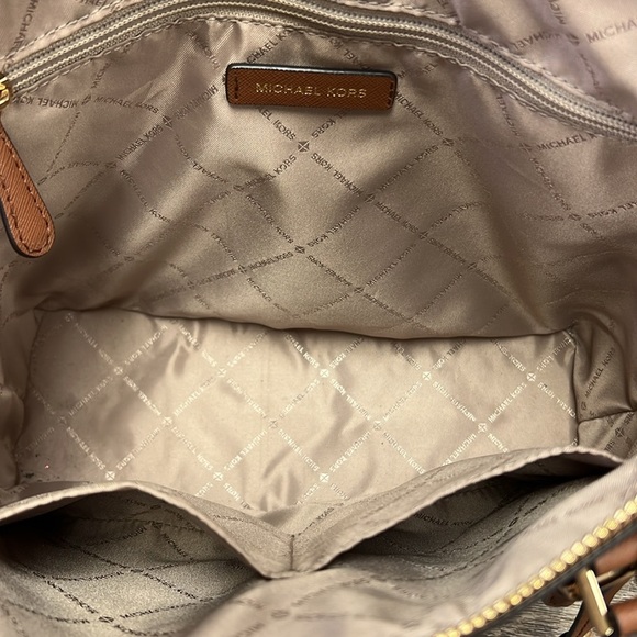 Michael Kors Charlotte Large Saffiano Leather Zip Top Tote - Picture 6 of 9